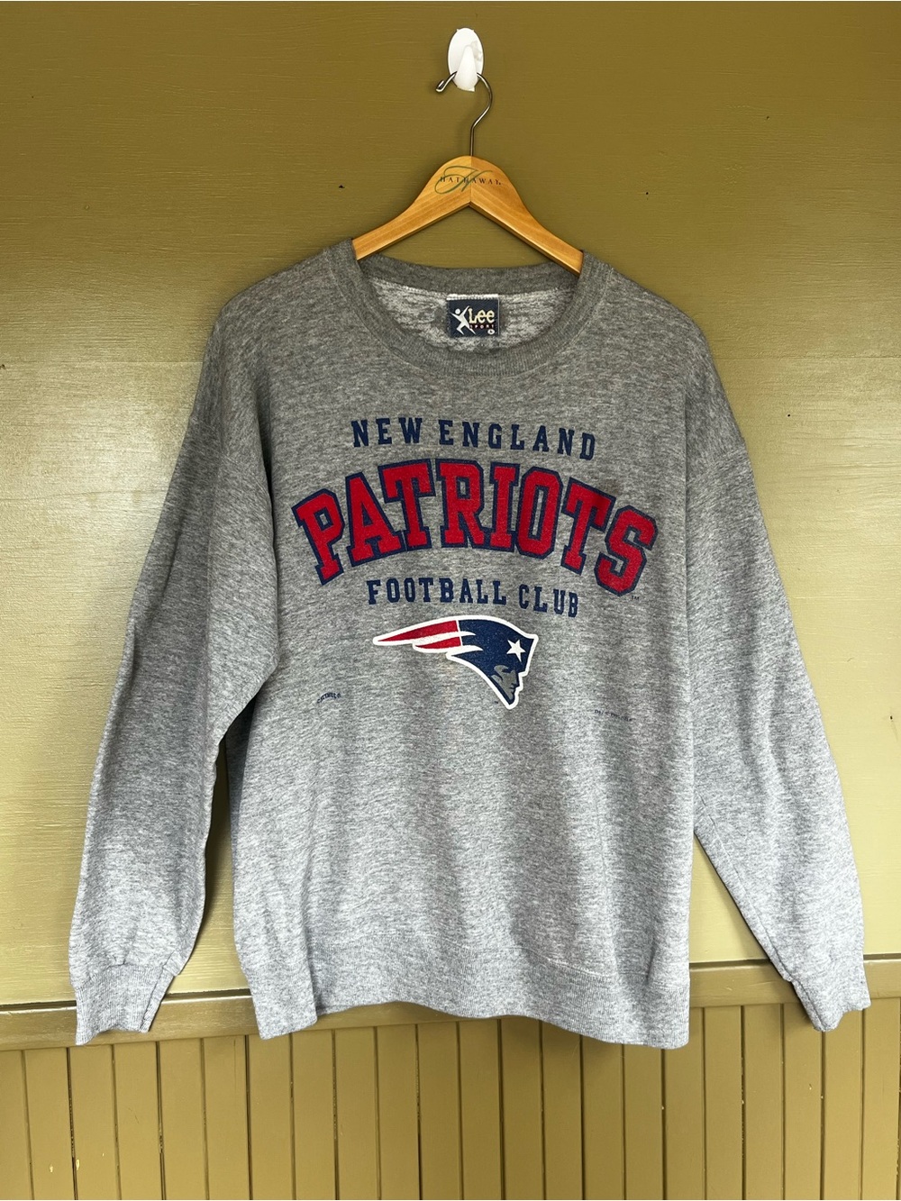 New England Patriots Lee Sports Vintage Sweatshirt Large